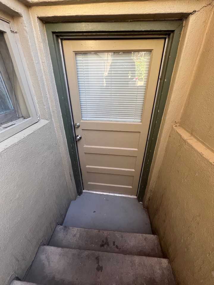611 W 22nd St #2 - Photo 2 of 12