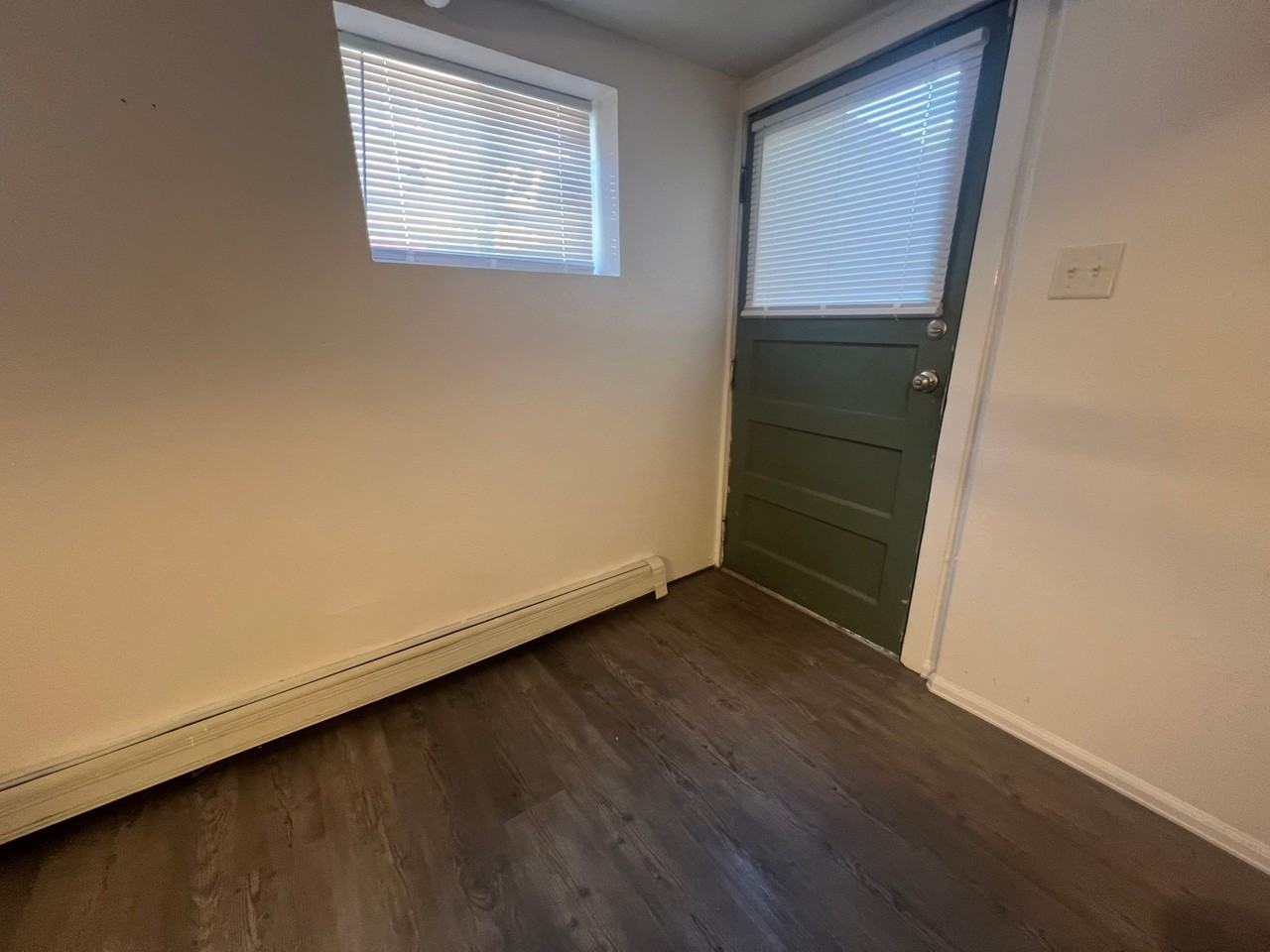 611 W 22nd St #2 - Photo 3 of 12