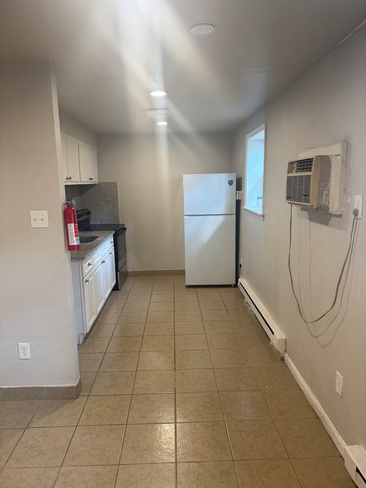 7 Beech St #A1 - Photo 2 of 9