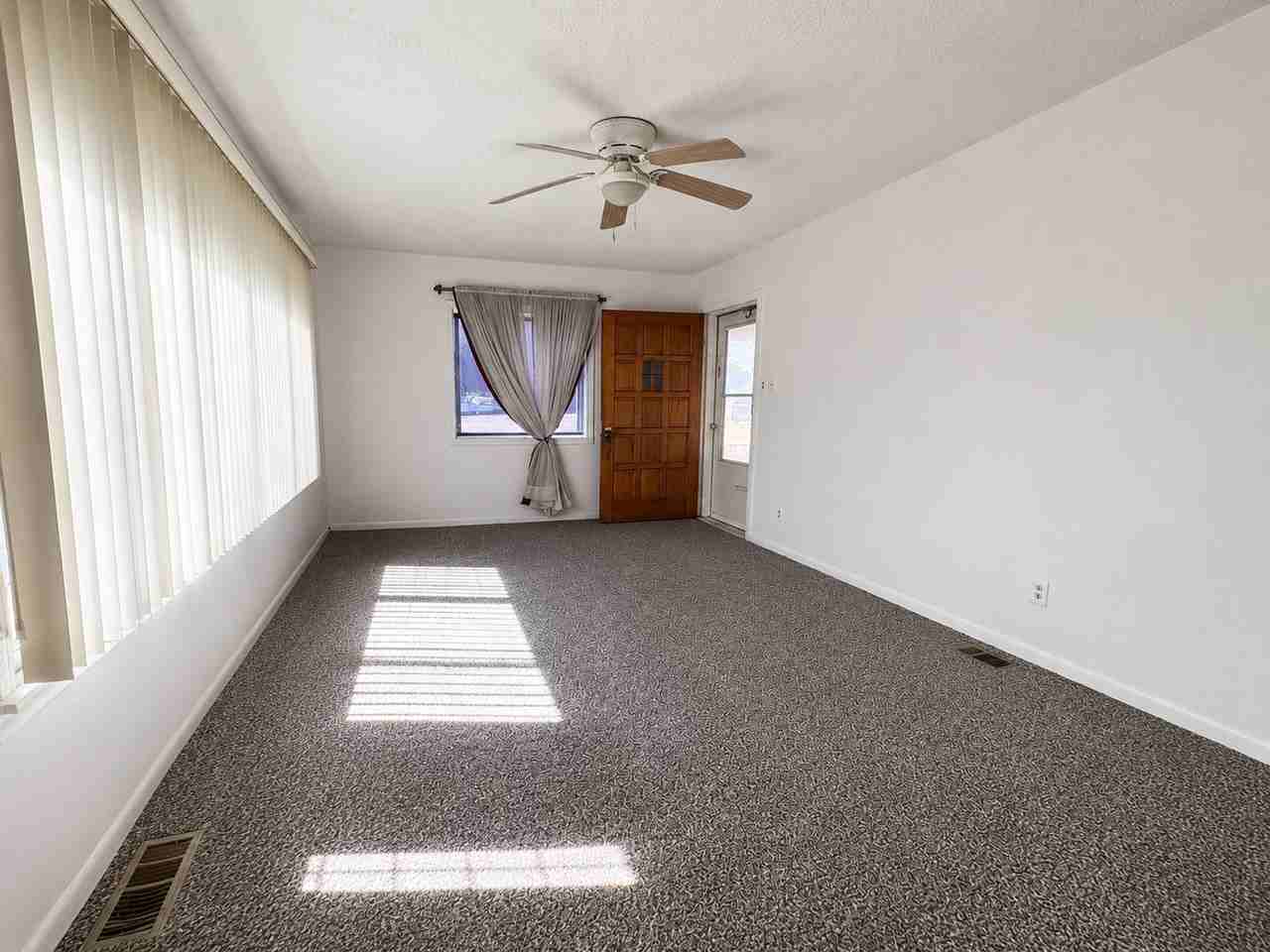 8060 Lenore St - Photo 2 of 12