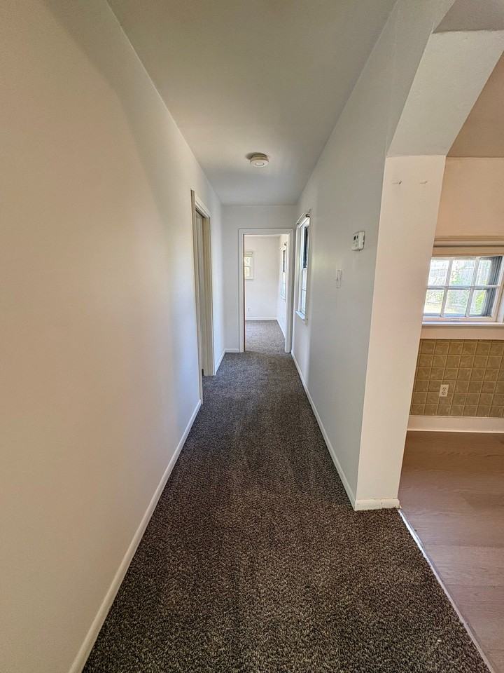 8060 Lenore St - Photo 4 of 12