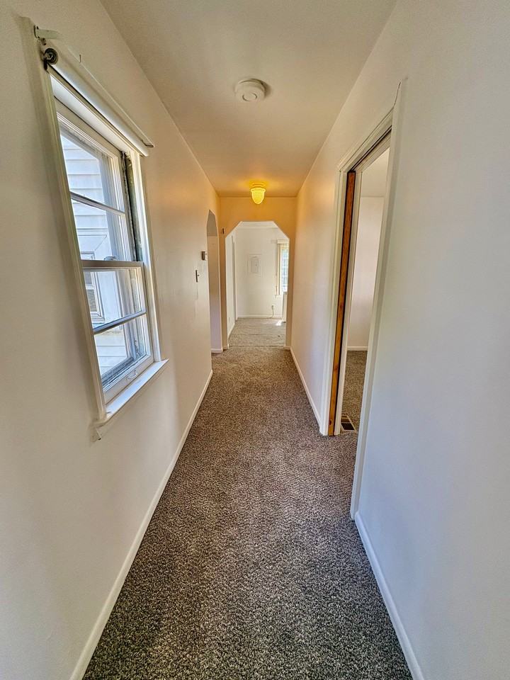 8060 Lenore St - Photo 7 of 12