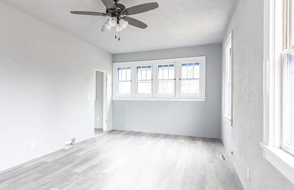 511 7th Street North - Photo 7 of 12