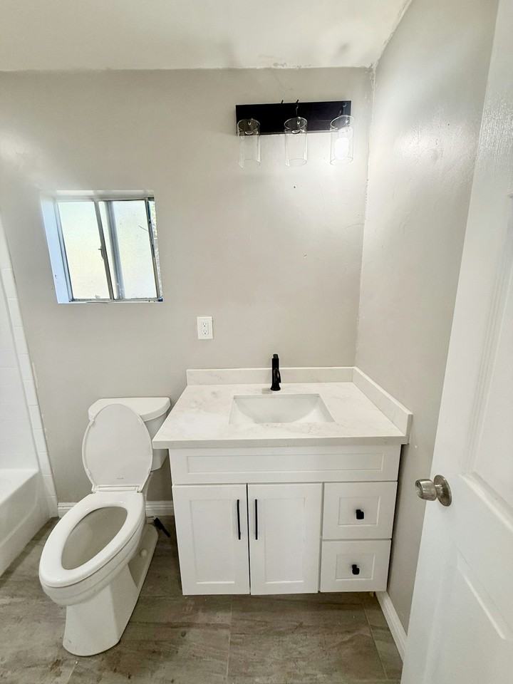 15649 Pinto Way, Unit N/A - Photo 7 of 12