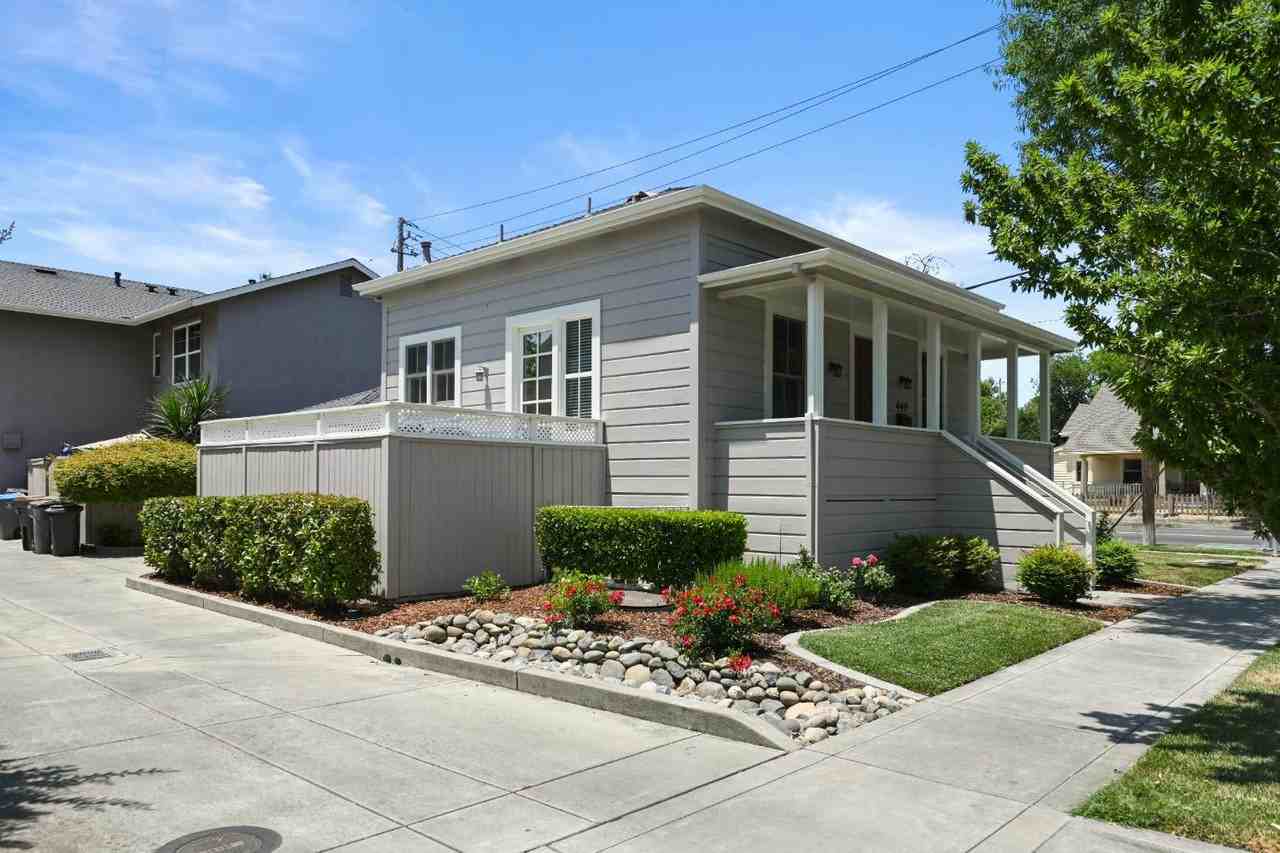 449 J St - Photo 5 of 21