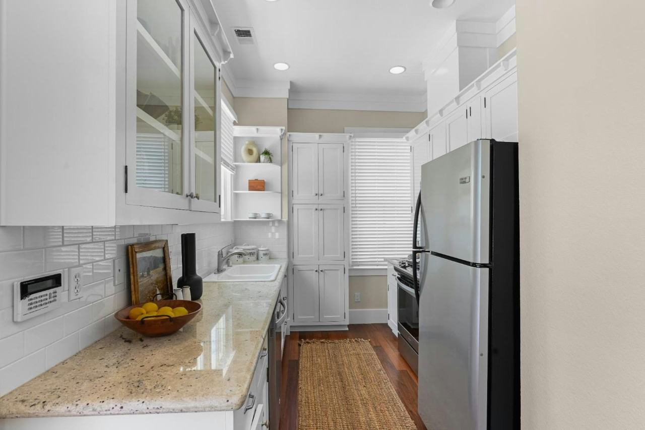 449 J St - Photo 6 of 21