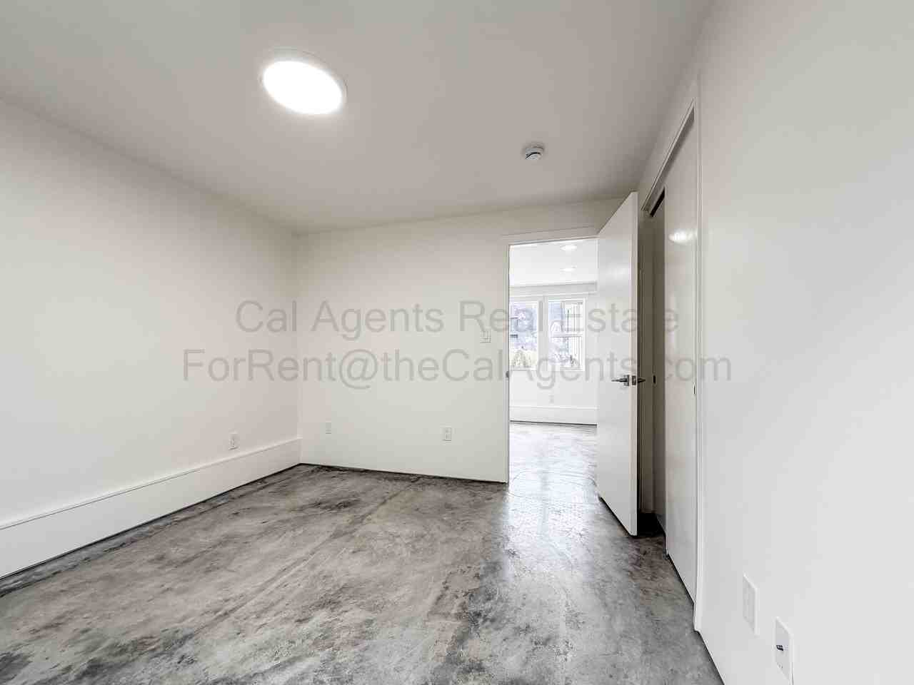 5115 Shattuck Ave #5115B - Photo 7 of 10