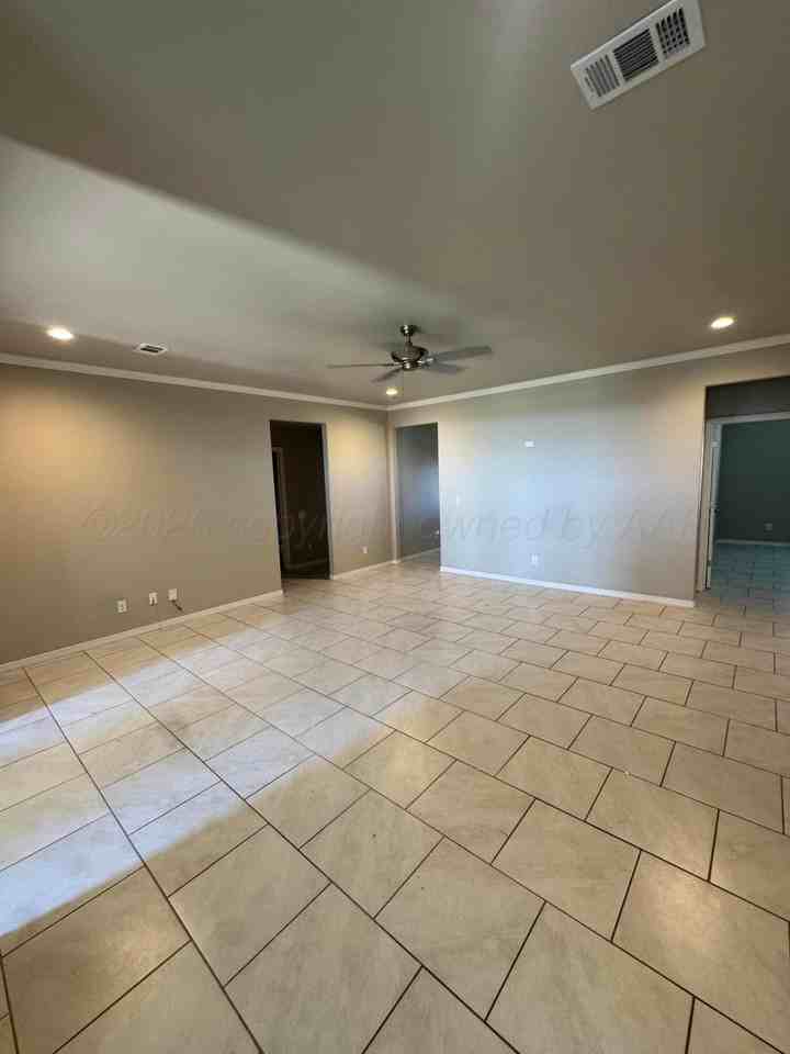 19000 Oak Springs Trl - Photo 3 of 6