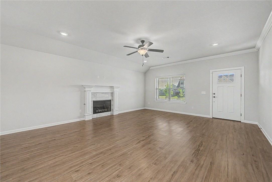61 N Manhattan Way - Photo 2 of 25