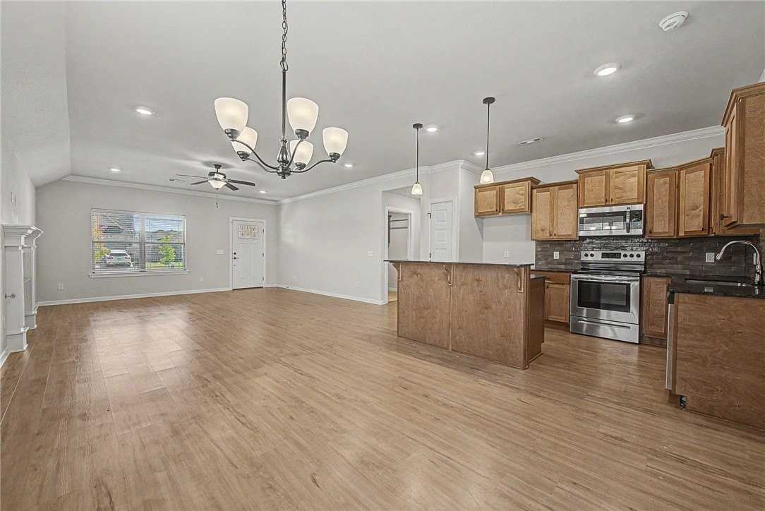61 N Manhattan Way - Photo 5 of 25