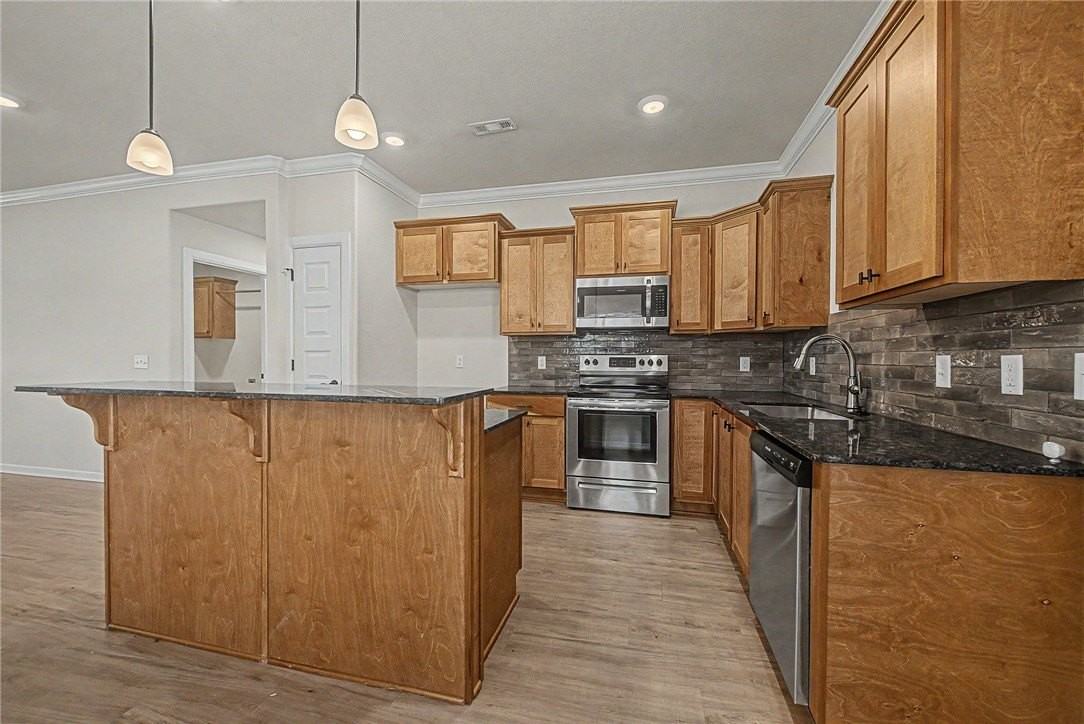 61 N Manhattan Way - Photo 6 of 25