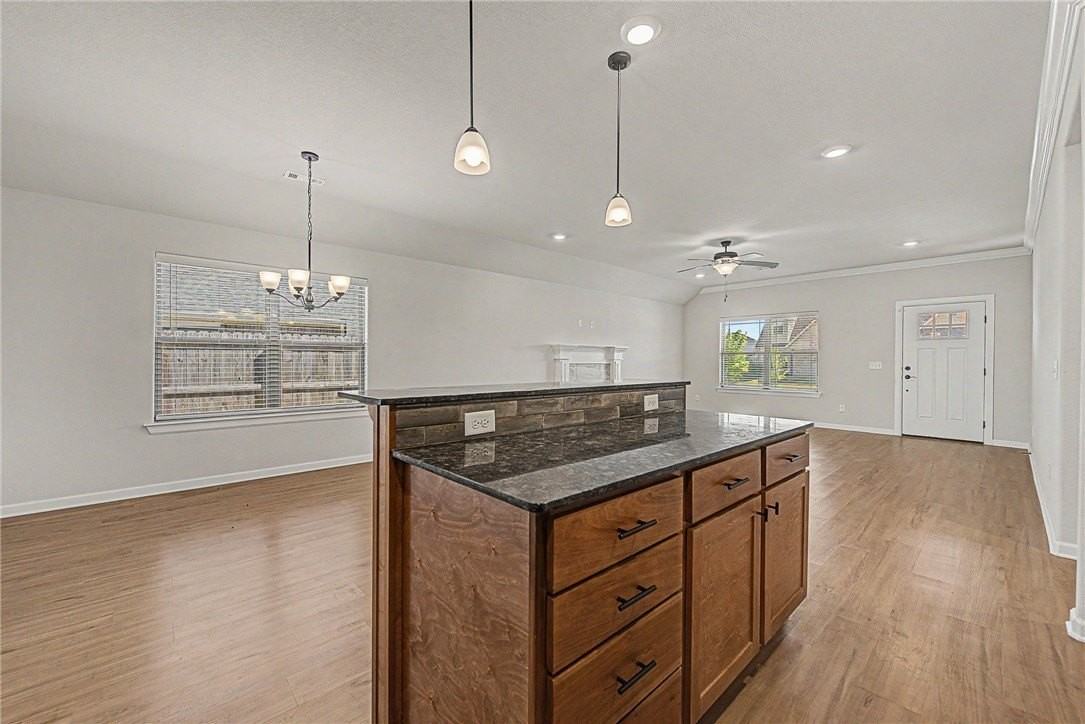 61 N Manhattan Way - Photo 7 of 25