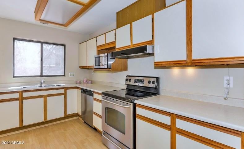 1335 N 87th St - Photo 3 of 20