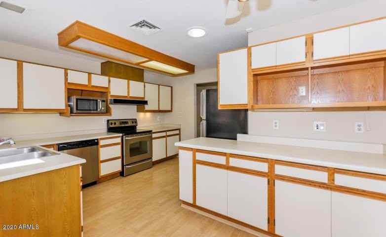 1335 N 87th St - Photo 5 of 20