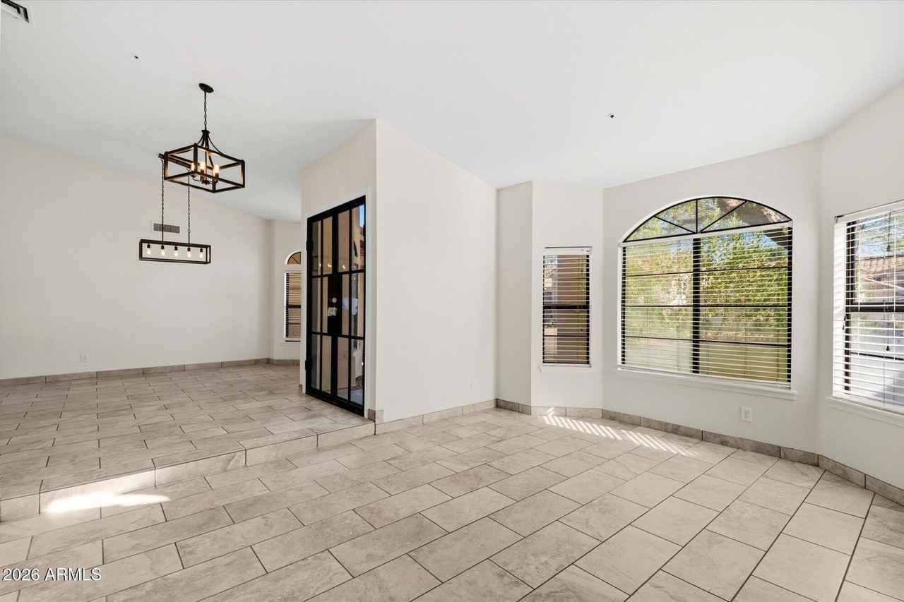 9532 E Corrine Dr - Photo 7 of 29