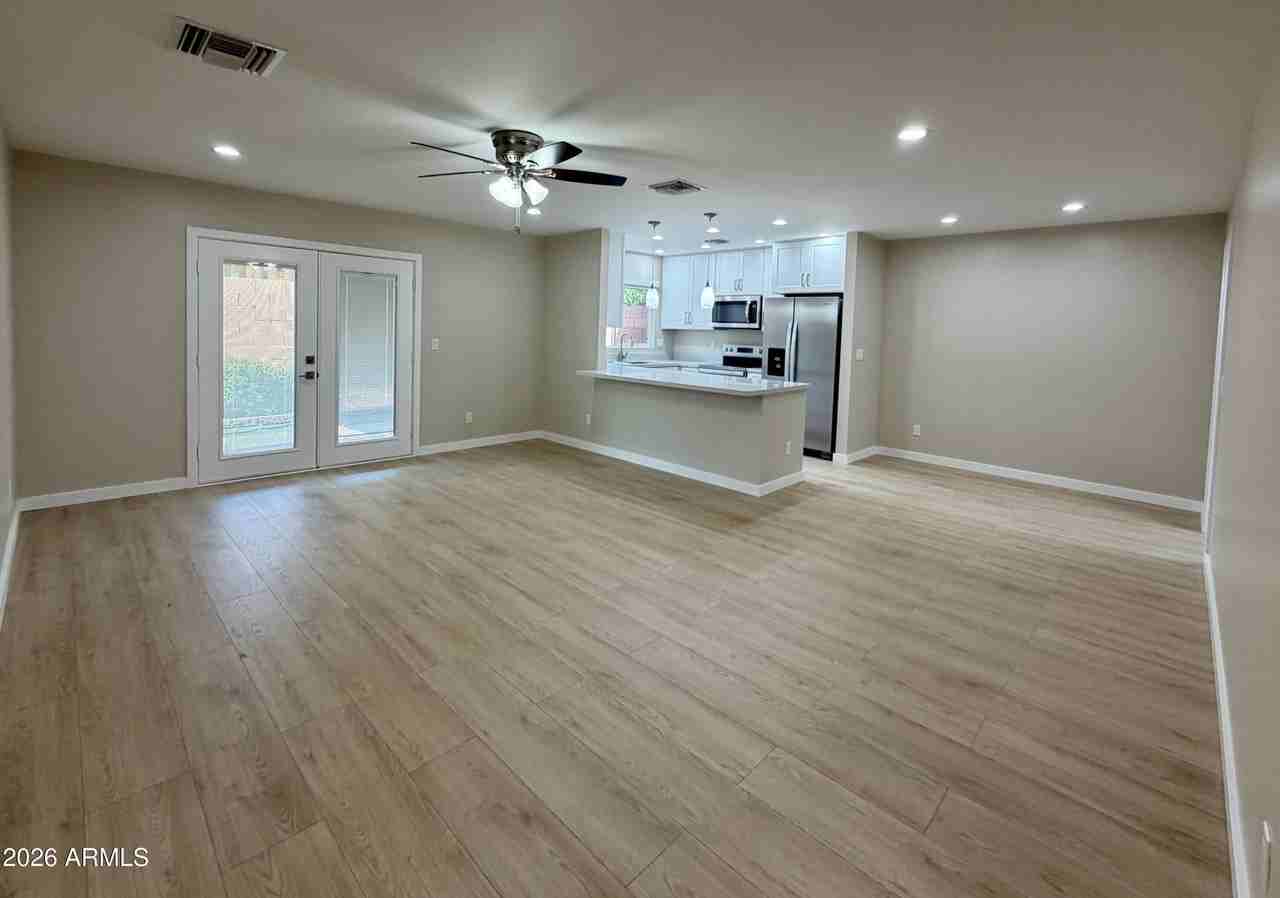 2532 E Bluefield Ave - Photo 3 of 22