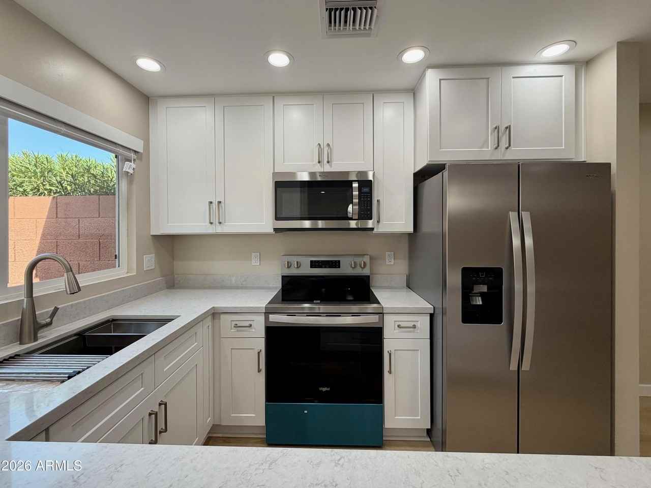 2532 E Bluefield Ave - Photo 6 of 22