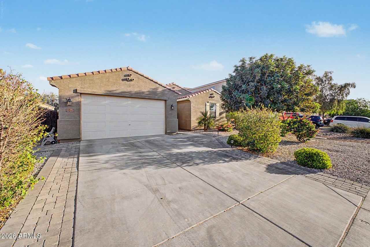 1041 W Glen Canyon Dr - Photo 2 of 46
