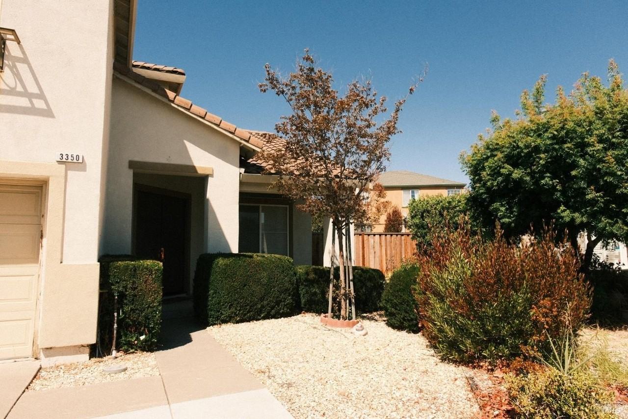 3350 Harbor Moon Ct - Photo 3 of 16