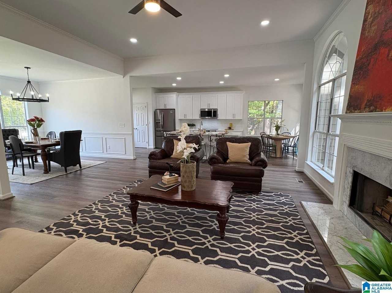113 Loyola Cir - Photo 6 of 41