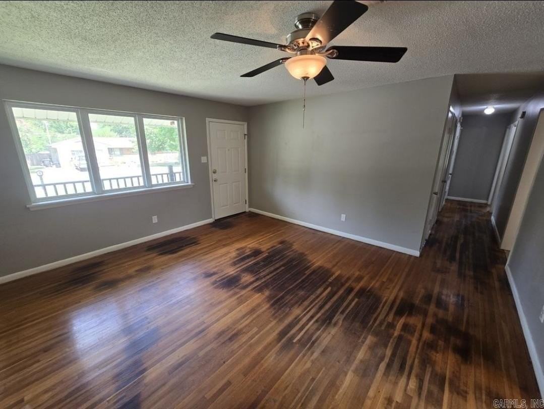 416 Smart St - Photo 3 of 9