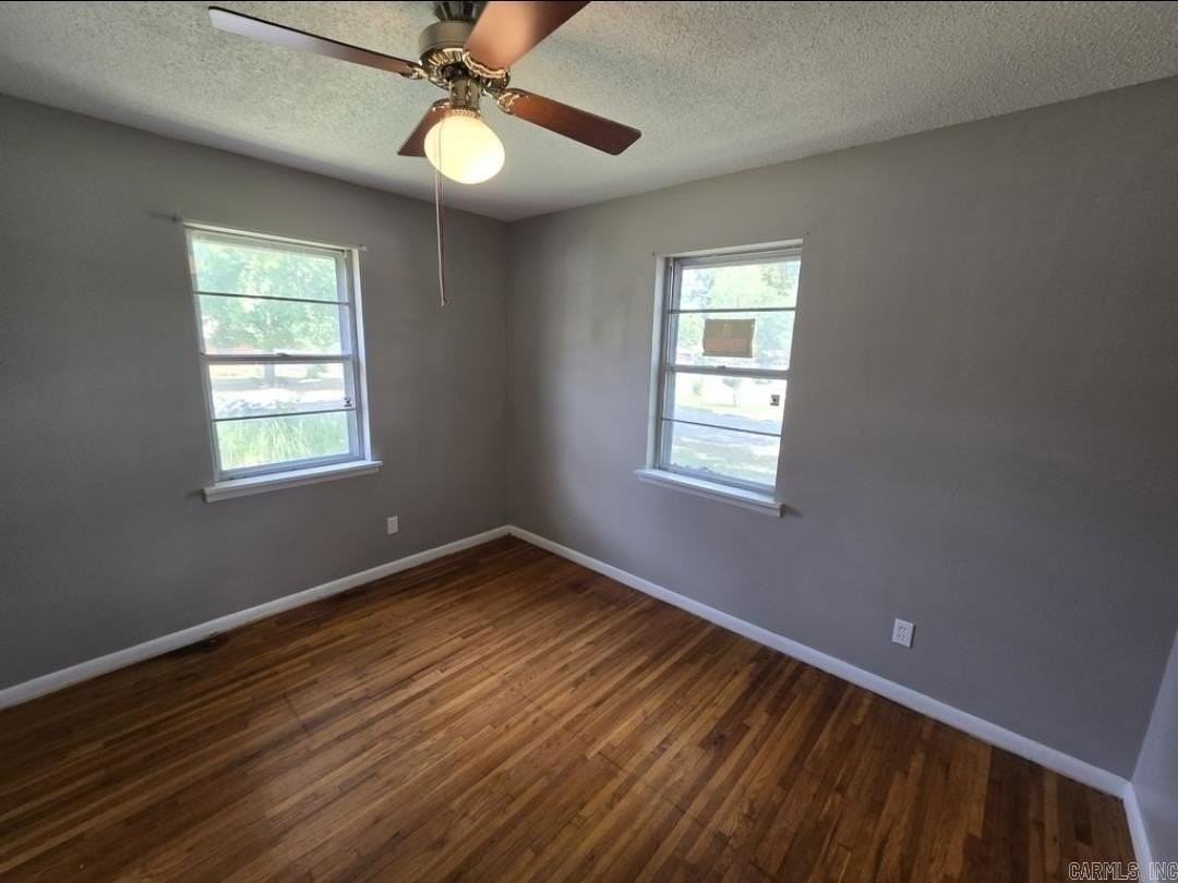 416 Smart St - Photo 6 of 9