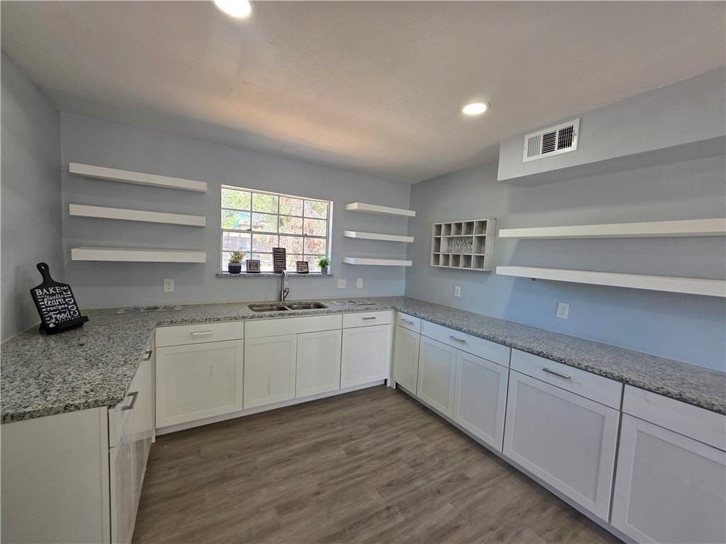 932 Waterview St - Photo 6 of 19