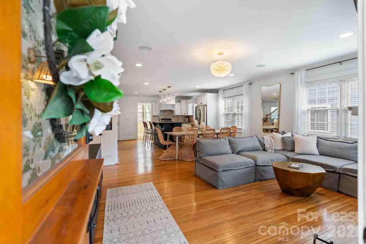 425 E Tremont Ave - Photo 4 of 42