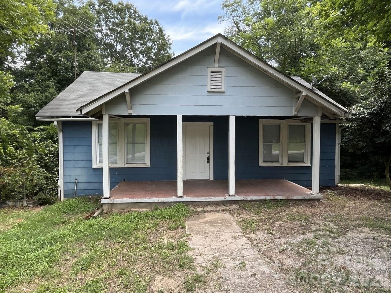 975 Old Charlotte Rd - Photo 2 of 34
