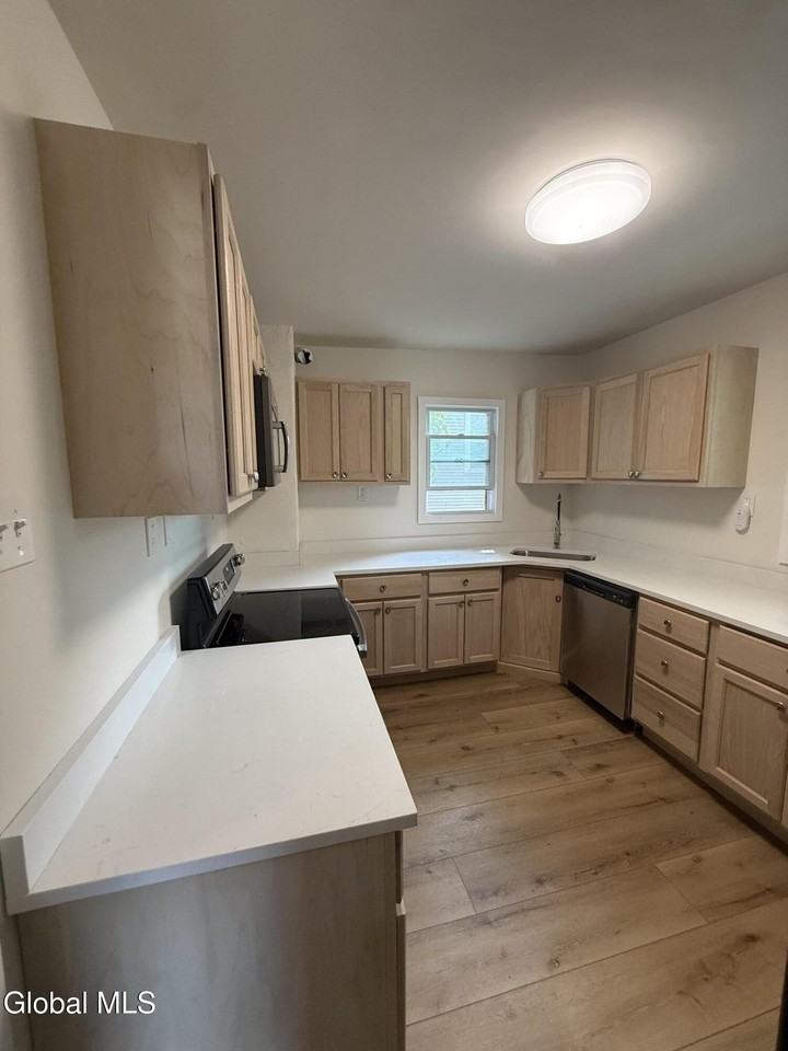 446 1st St #2 - Photo 3 of 25