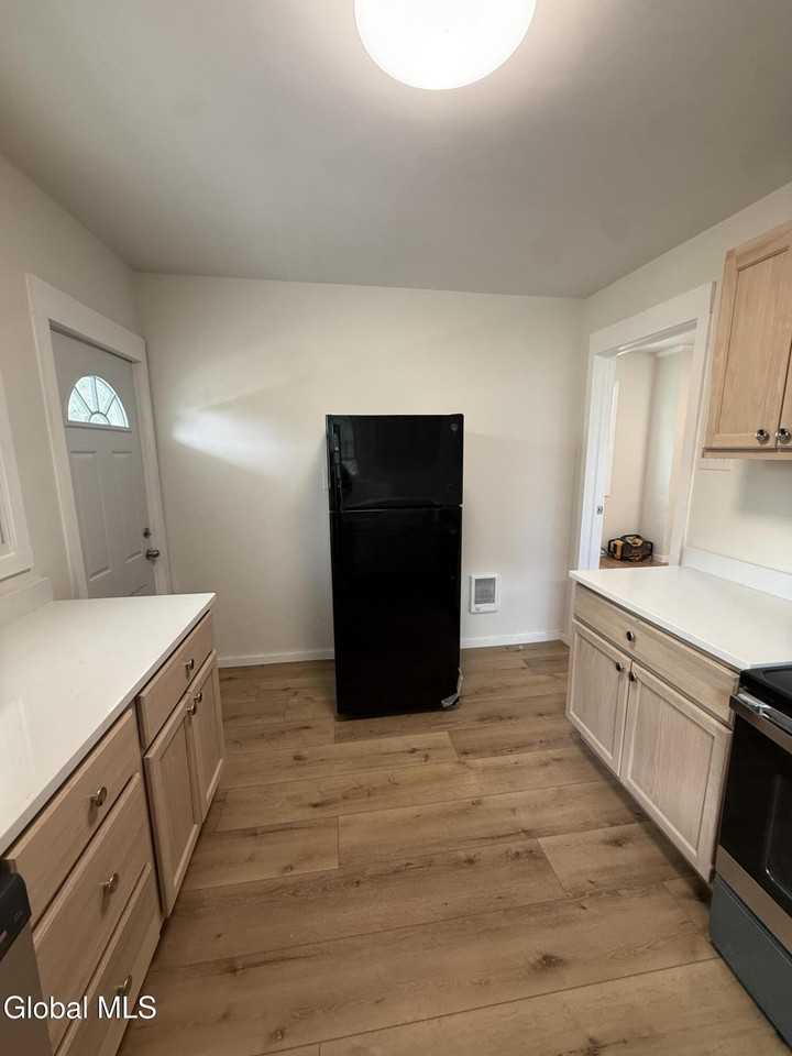 446 1st St #2 - Photo 4 of 25