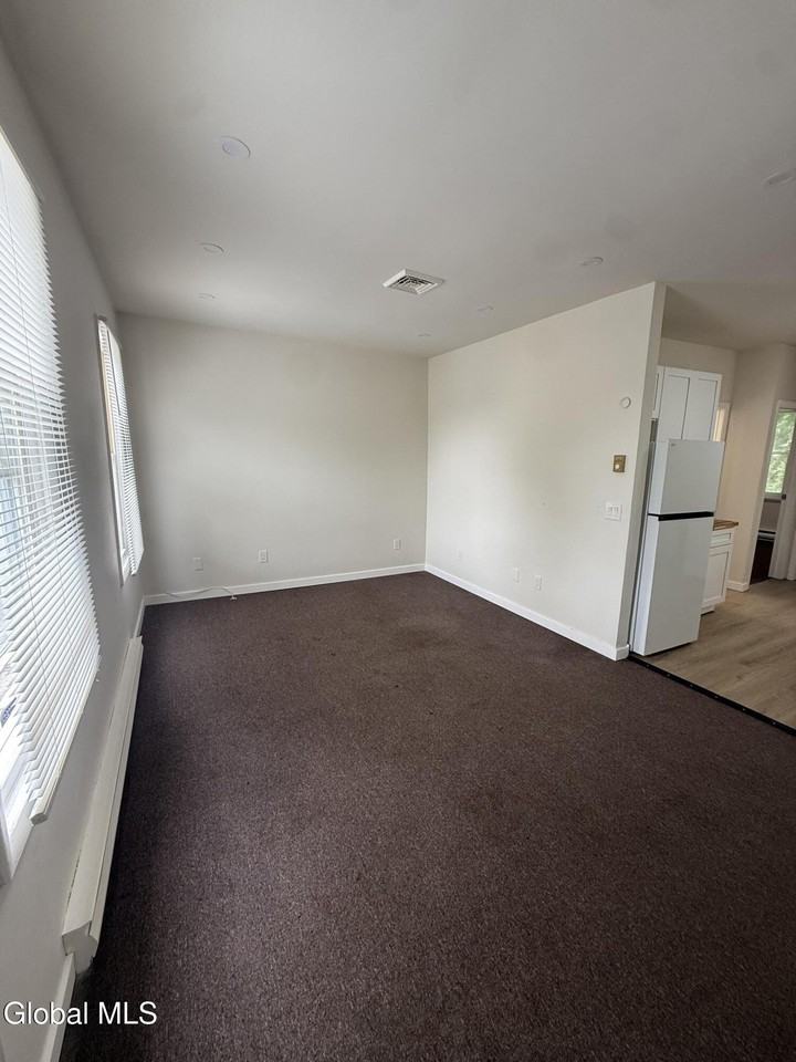 474 3rd St #2 - Photo 5 of 12