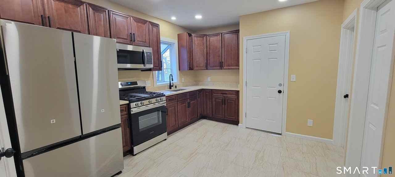 600 Norman St - Photo 3 of 19