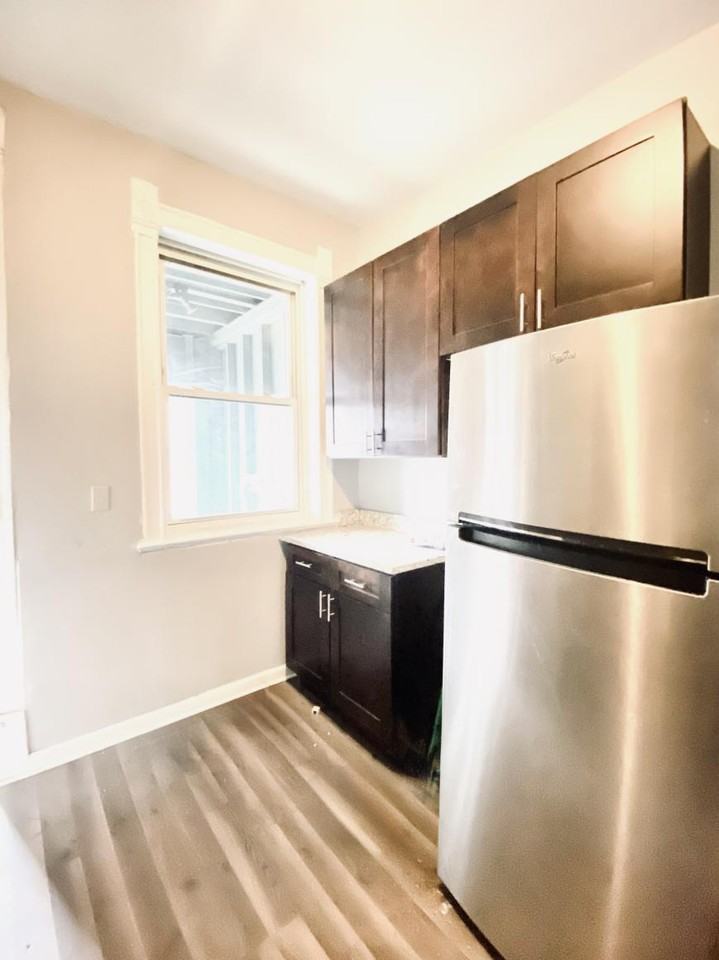 1444 N Talman Ave - Photo 3 of 10