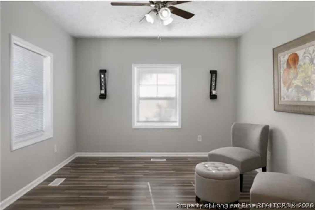 4646 S Main St - Photo 4 of 18