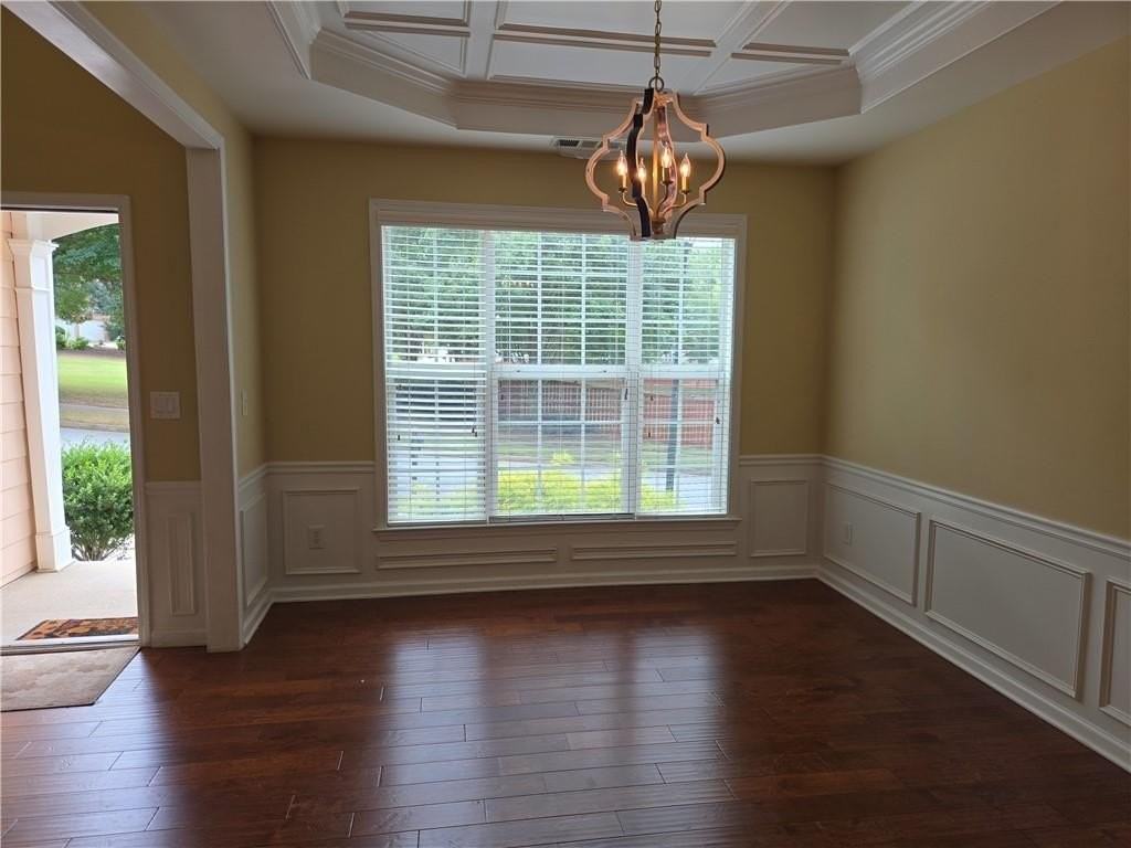 3363 Stoneham Dr - Photo 4 of 47