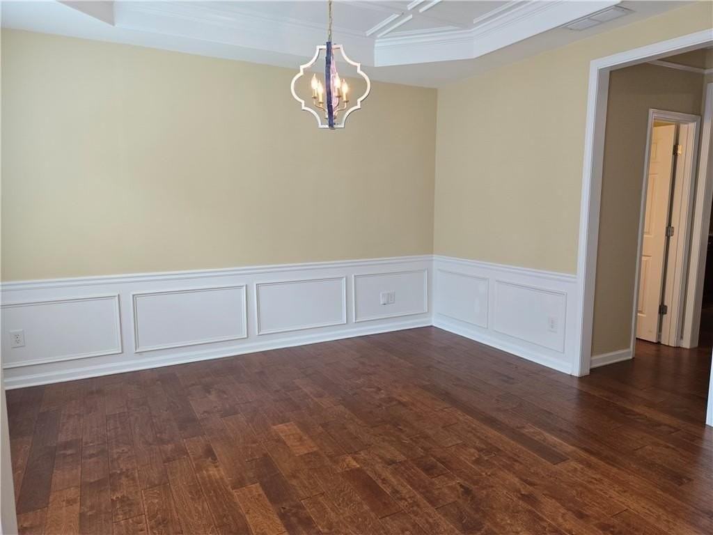 3363 Stoneham Dr - Photo 5 of 47
