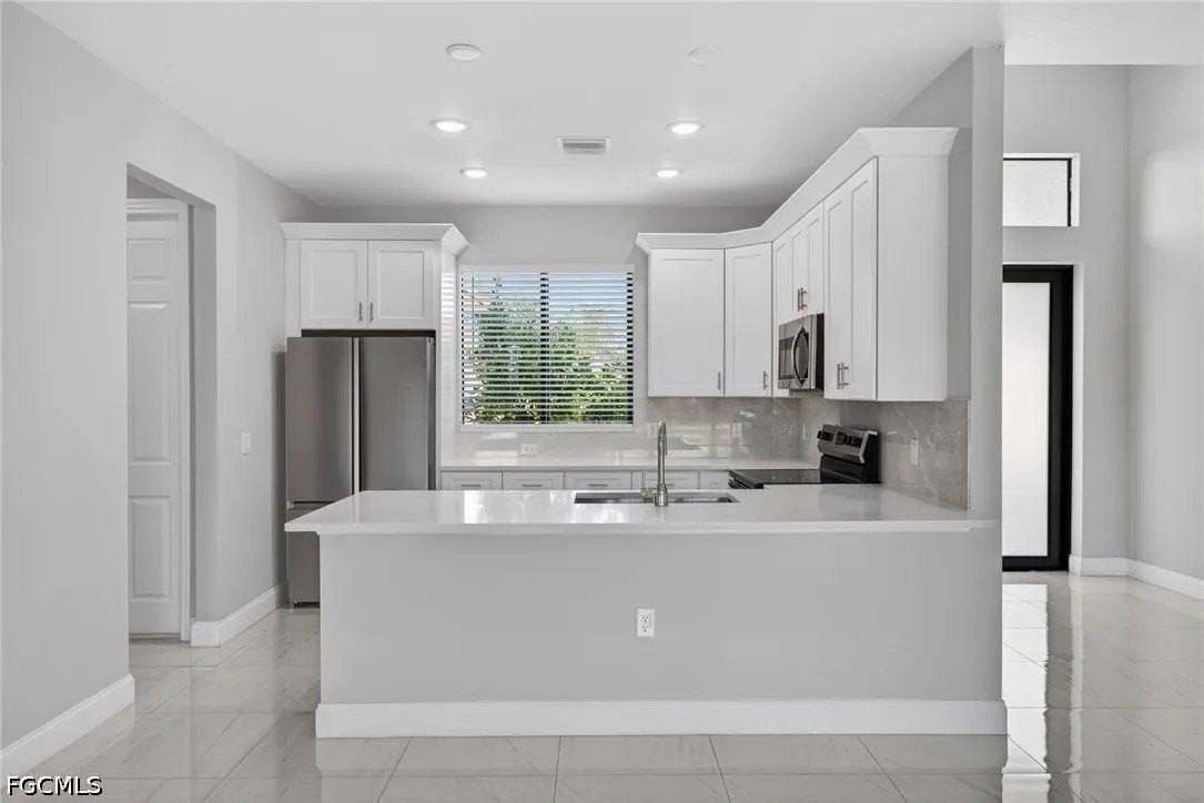 1715 Sw 3rd St - Photo 6 of 24