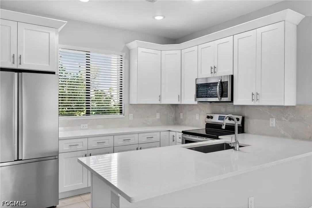 1715 Sw 3rd St - Photo 7 of 24