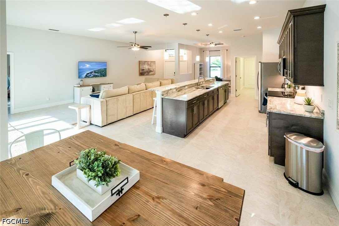 2906 Se 8th Ave - Photo 6 of 20