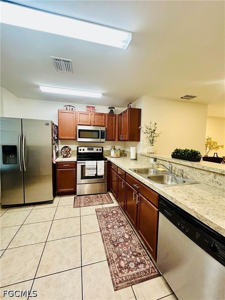 745 Evening Shade Ln - Photo 3 of 32