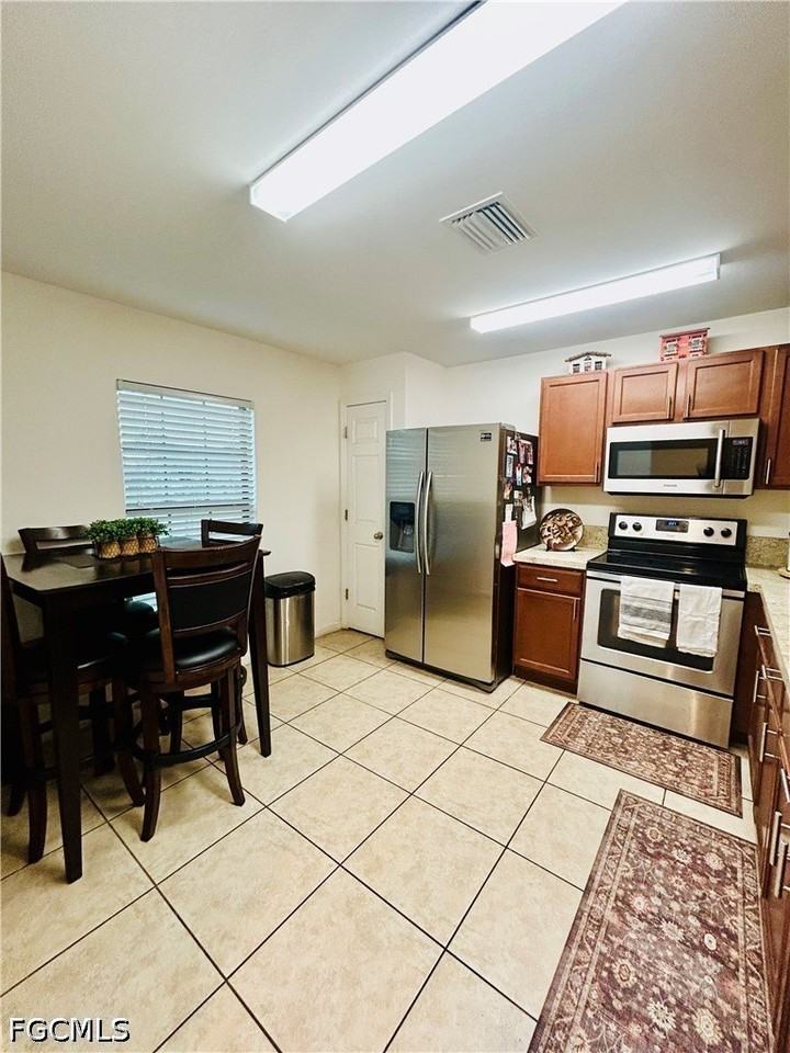 745 Evening Shade Ln - Photo 4 of 32