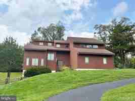 featured image of 498 Dean Dr