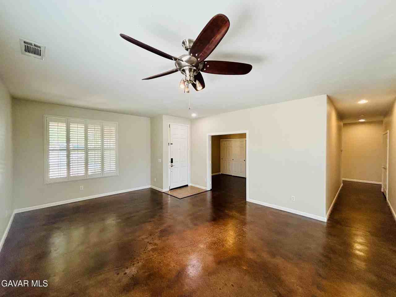 4640 Trojan Ct - Photo 3 of 33