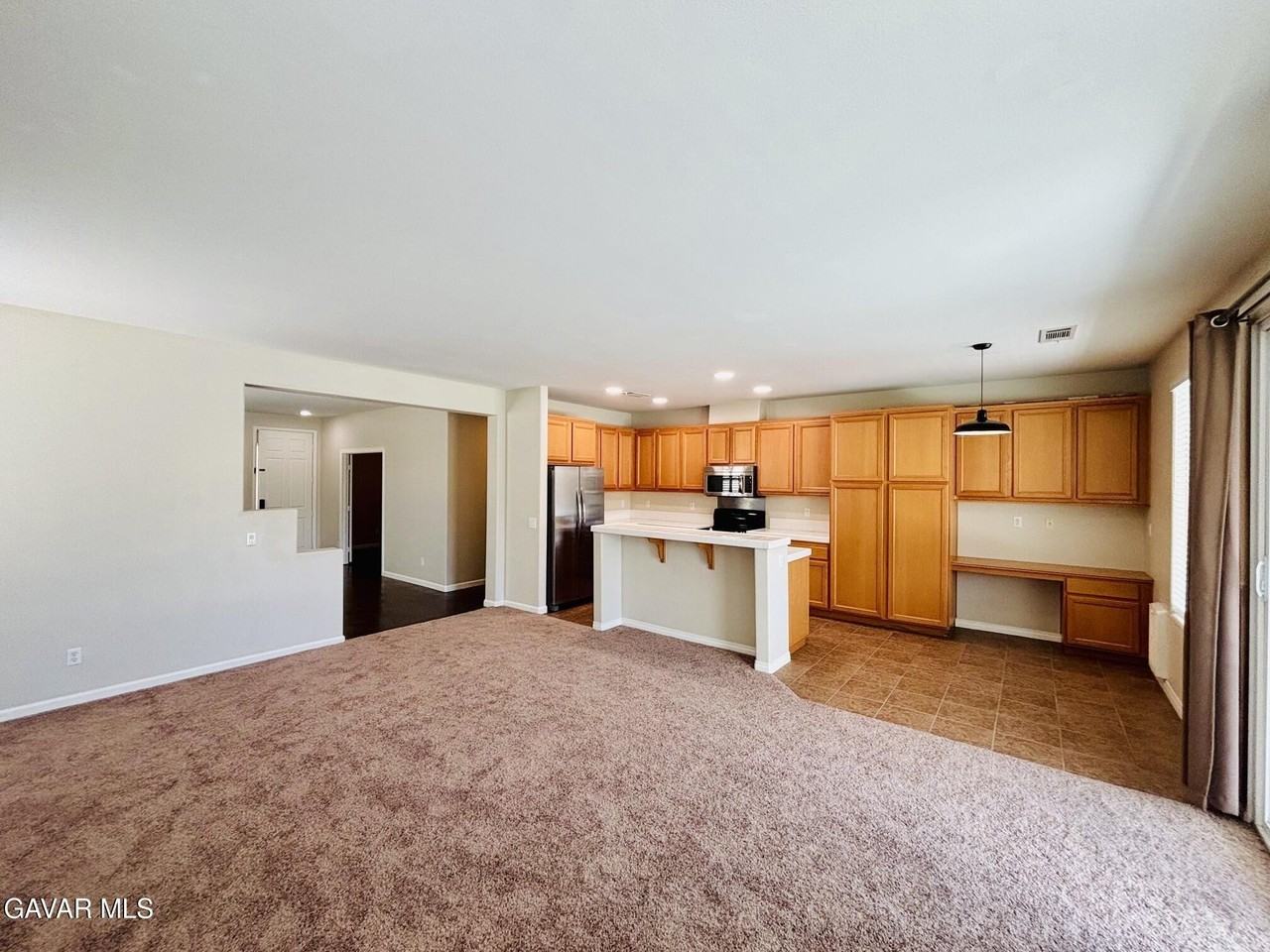 4640 Trojan Ct - Photo 6 of 33