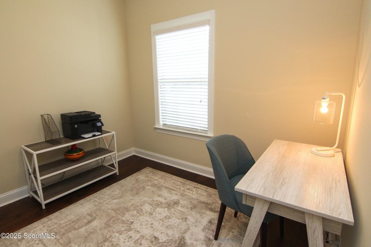 905 Mariners Cir - Photo 3 of 33