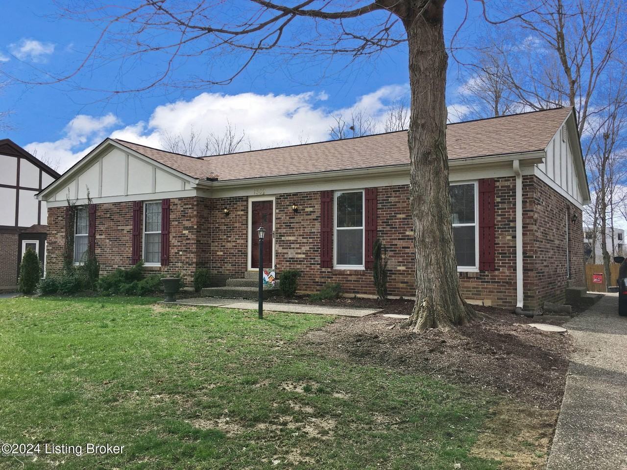 1302 Pollitt Ct - Photo 3 of 20