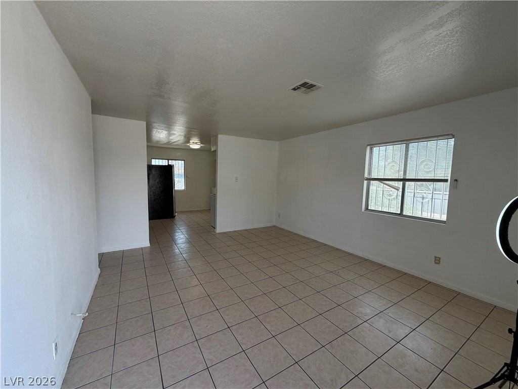 425 E Merlayne Dr #1 - Photo 3 of 11
