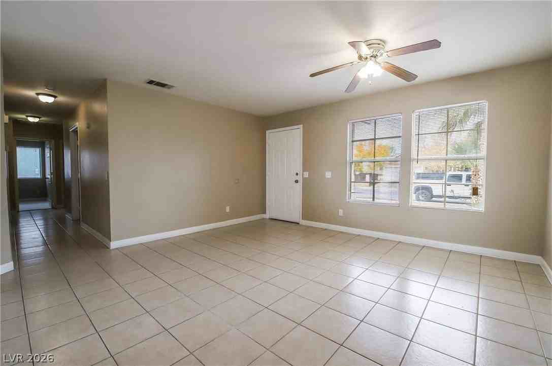 2146 Heroic Hills Ln - Photo 5 of 33