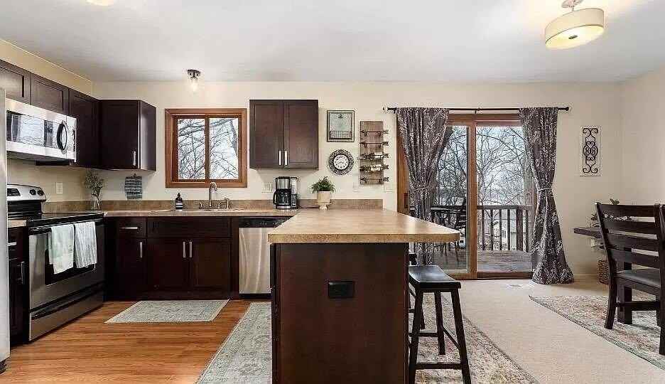 11816 Highridge Dr - Photo 3 of 34